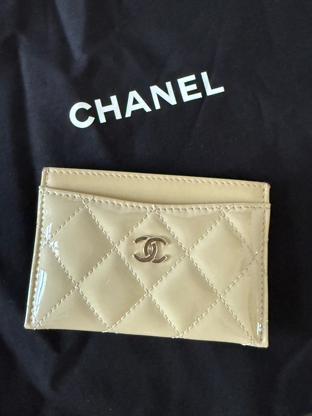 Chanel Quilted Patent Leather Card Holder in green